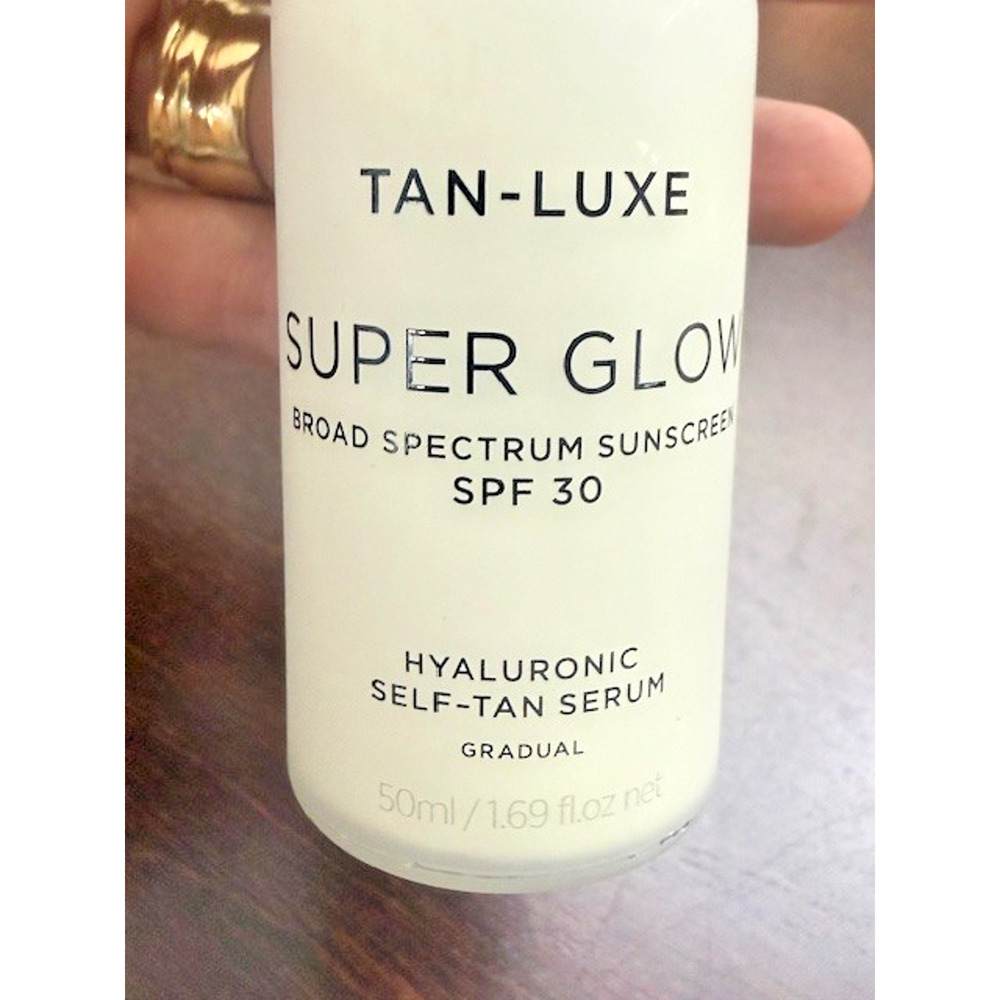 Self Tan Luxe Serum SUPER GLOW Broad Spectrum Sunscreen Hyaluronic Gradual SPF30